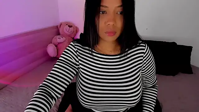 NicolePasqualott online show from 11.21.25