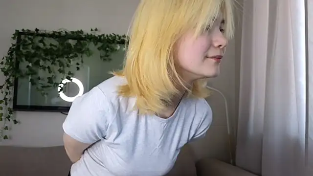 Emily Miu online show from 06.16.26