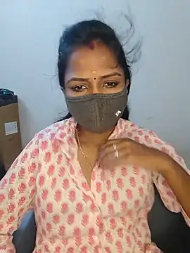 Snapshot of YALINITWO7_TAMIL chatting on 06.16.26 YALINITWO7 TAMIL online show from 06.16.26