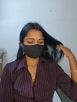 Snapshot of YALINITWO7_TAMIL chatting on 07.26.26 YALINITWO7 TAMIL online show from 07.26.26