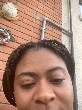 Snapshot of la_manzana chatting on 06.16.26 la manzana online show from 06.16.26