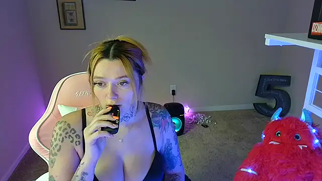 karmathevixen online show from 07.07.26