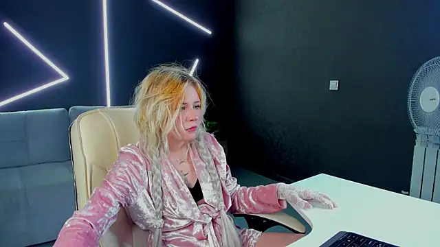 Snapshot of kikipeach chatting on 06.30.26 kikipeach online show from 06.30.26