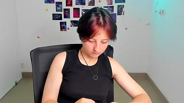 Snapshot of Dilara_Kiss_ chatting on 07.20.26 Dilara Kiss online show from 07.20.26
