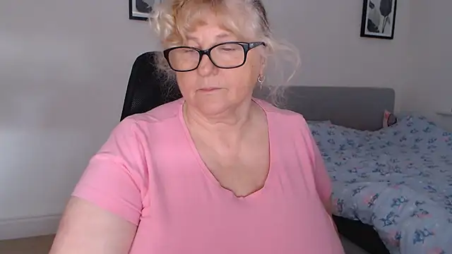 Snapshot of NoraMelow chatting on 07.04.26 NoraMelow online show from 07.04.26