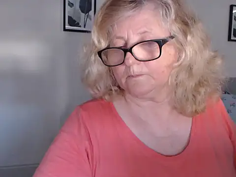 Snapshot of NoraMelow chatting on 07.11.26 NoraMelow online show from 07.11.26