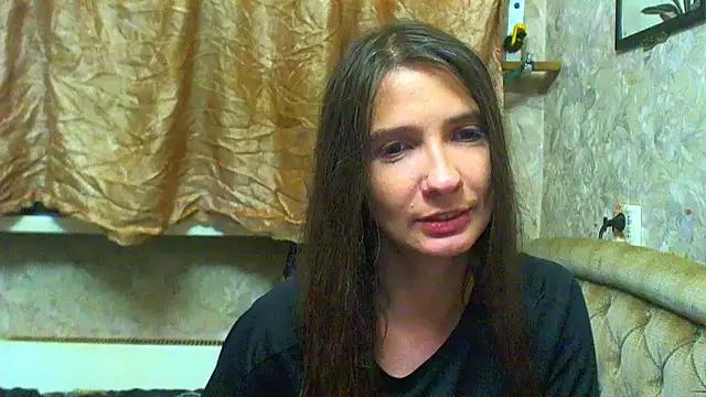 Snapshot of Alison_Wale chatting on 06.19.26 Alison Wale online show from 06.19.26