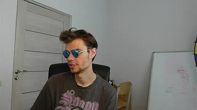 Niko Logan online show from 06.21.26