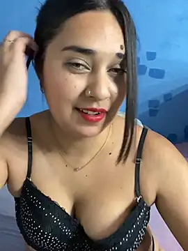 Snapshot of zara344 chatting on 07.25.26 zara344 online show from 07.25.26