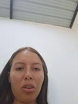 Snapshot of Khelmi chatting on 07.18.26 Khelmi online show from 07.18.26