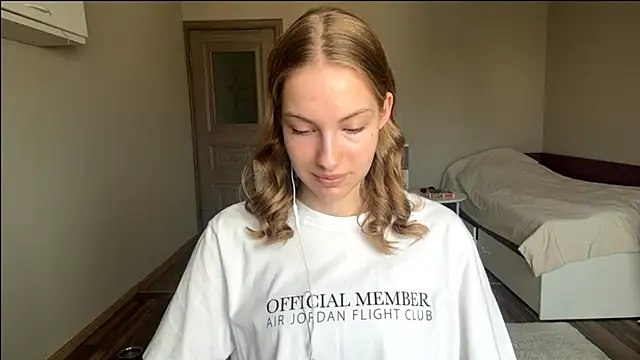 ElviaHoeffner online show from 06.29.26