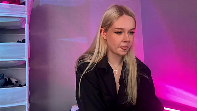 Snapshot of MichelleMargiela chatting on 06.24.26 MichelleMargiela online show from 06.24.26