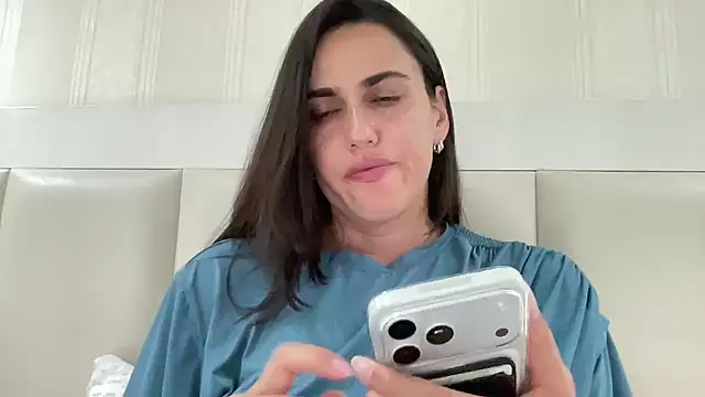 Snapshot of Rineliadi chatting on 07.30.26 Rineliadi online show from 07.30.26