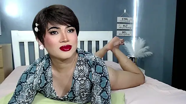 Snapshot of STUCK_on_YOU_ chatting on 11.17.25 STUCK on YOU online show from 11.17.25