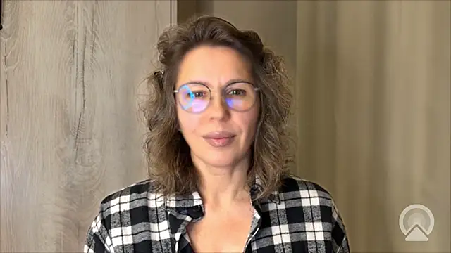 Snapshot of Linoria chatting on 06.23.26 Linoria online show from 06.23.26