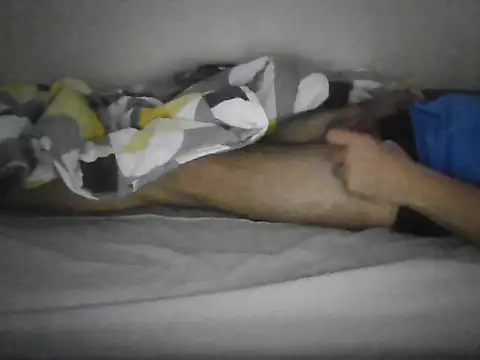 Snapshot of a5ar5rooooov chatting on 12.21.25 a5ar5rooooov online show from 12.21.25