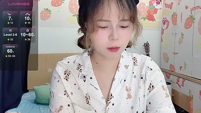 Snapshot of Una9_ chatting on 07.19.26 Una9 online show from 07.19.26