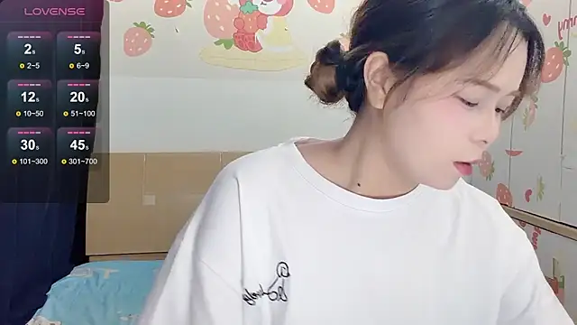 Snapshot of Una9_ chatting on 07.27.26 Una9 online show from 07.27.26