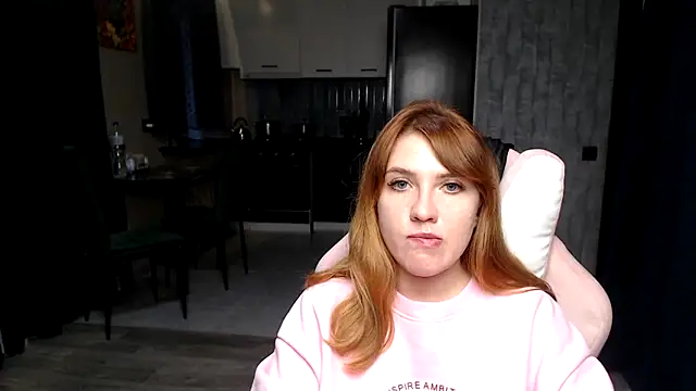 Reginasmilee online show from 11.06.25