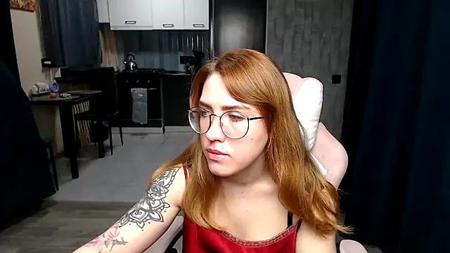 Reginasmilee online show from 11.23.25