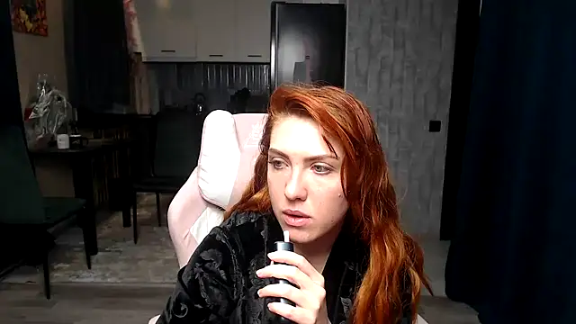 Reginasmilee online show from 04.08.26