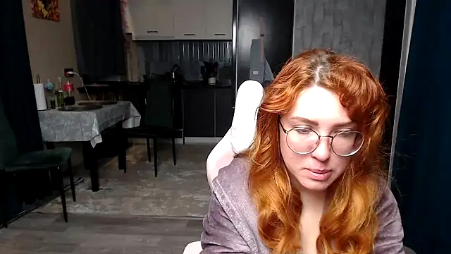 Reginasmilee online show from 04.19.26