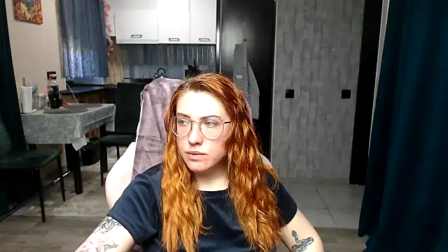 Reginasmilee online show from 04.23.26