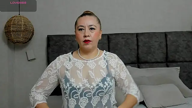 Snapshot of vera__lux chatting on 08.03.26 vera lux online show from 08.03.26