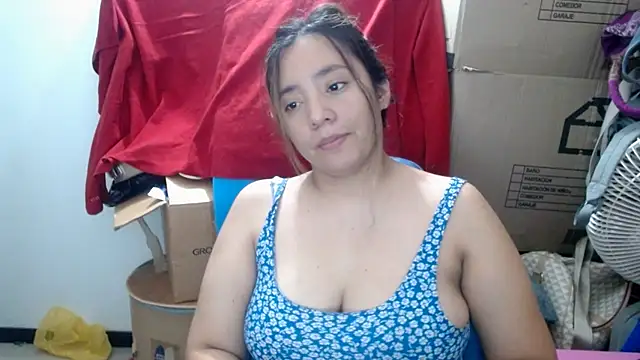 Snapshot of Alicebunny54 chatting on 06.25.26 Alicebunny54 online show from 06.25.26