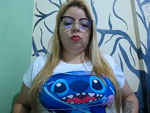 Snapshot of Lunay_Hot chatting on 07.07.26 Lunay Hot online show from 07.07.26