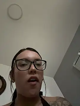 shantalgray   online show from 06.25.26