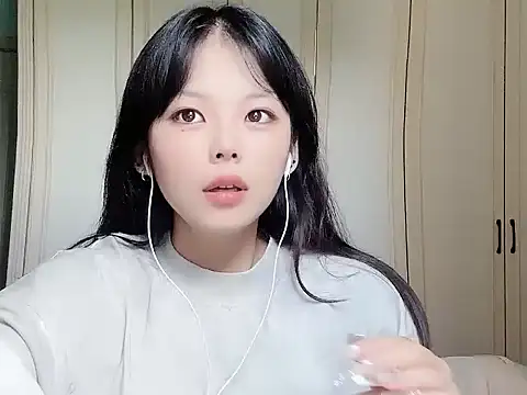 lila82828 online show from 07.08.26