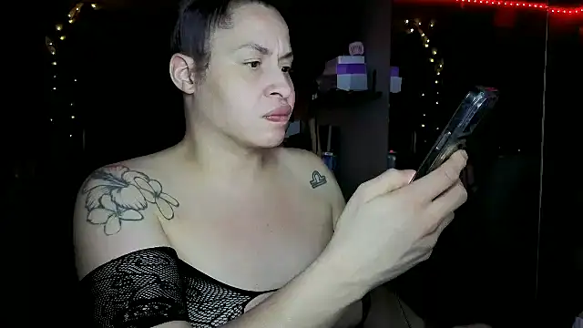 Snapshot of imisamoore69 chatting on 07.30.26 imisamoore69 online show from 07.30.26