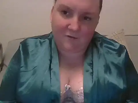 Snapshot of LumaBelleX chatting on 07.28.26 LumaBelleX online show from 07.28.26