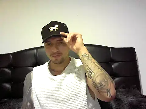 wolfgolden1 online show from 07.04.26