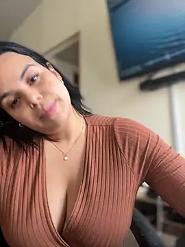 Snapshot of AliceStarshine chatting on 11.04.25 AliceStarshine online show from 11.04.25