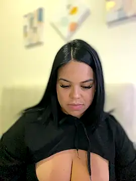 Snapshot of AliceStarshine chatting on 11.25.25 AliceStarshine online show from 11.25.25