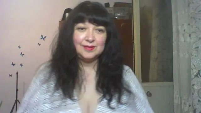 Snapshot of BeautyMilana13 chatting on 07.14.26 BeautyMilana13 online show from 07.14.26