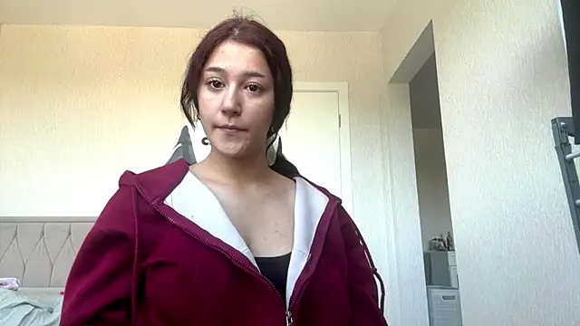 Snapshot of EmmaKitti chatting on 07.06.26 EmmaKitti online show from 07.06.26