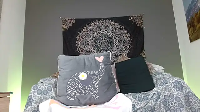 katiasupreme1 online show from 11.17.25