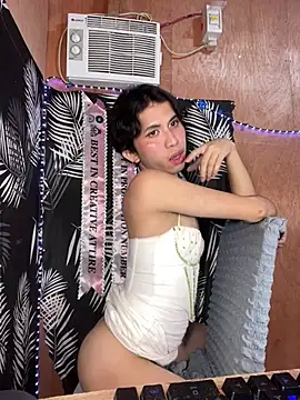 Snapshot of UrasianFemboy chatting on 07.14.26 UrasianFemboy online show from 07.14.26