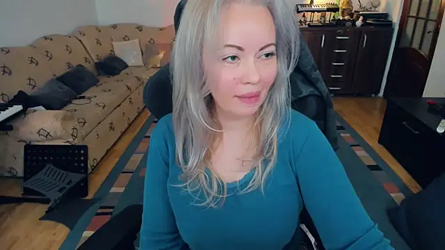 WhitneyLynn online show from 01.07.25