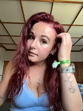 Snapshot of Nina-Sophie chatting on 07.17.26 Nina-Sophie online show from 07.17.26