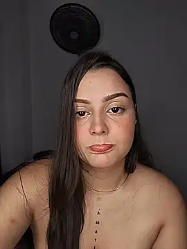 Snapshot of Emma_Rose__ chatting on 07.16.26 Emma Rose online show from 07.16.26