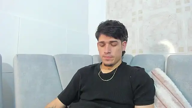 Snapshot of leandro_coper chatting on 07.17.26 leandro coper online show from 07.17.26