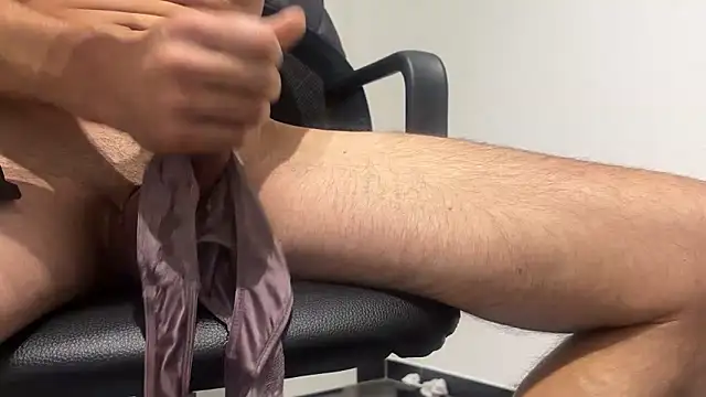 swissboy22 online show from 10.21.25