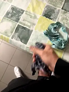 swissboy22 online show from 10.22.25