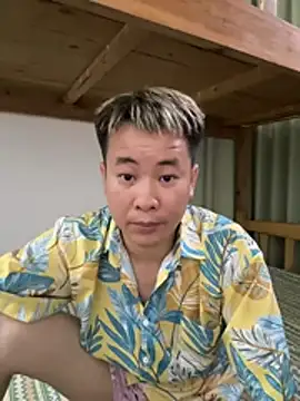 Snapshot of Mackie-1 chatting on 07.21.26 Mackie-1 online show from 07.21.26