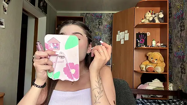 KittyNoSkirty online show from 07.22.26