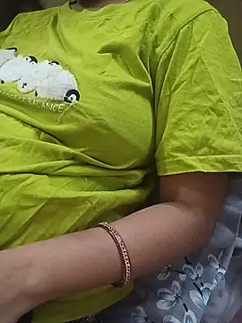 Snapshot of Lovely-Pihu chatting on 07.25.26 Lovely-Pihu online show from 07.25.26